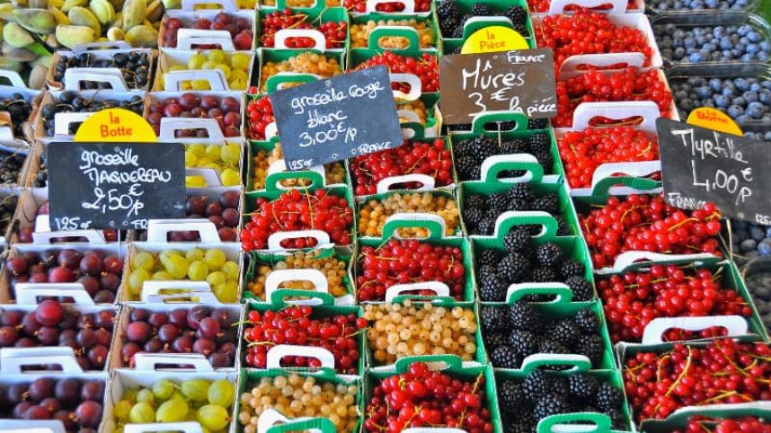 Which Foods Can I Eat with Invisalign?